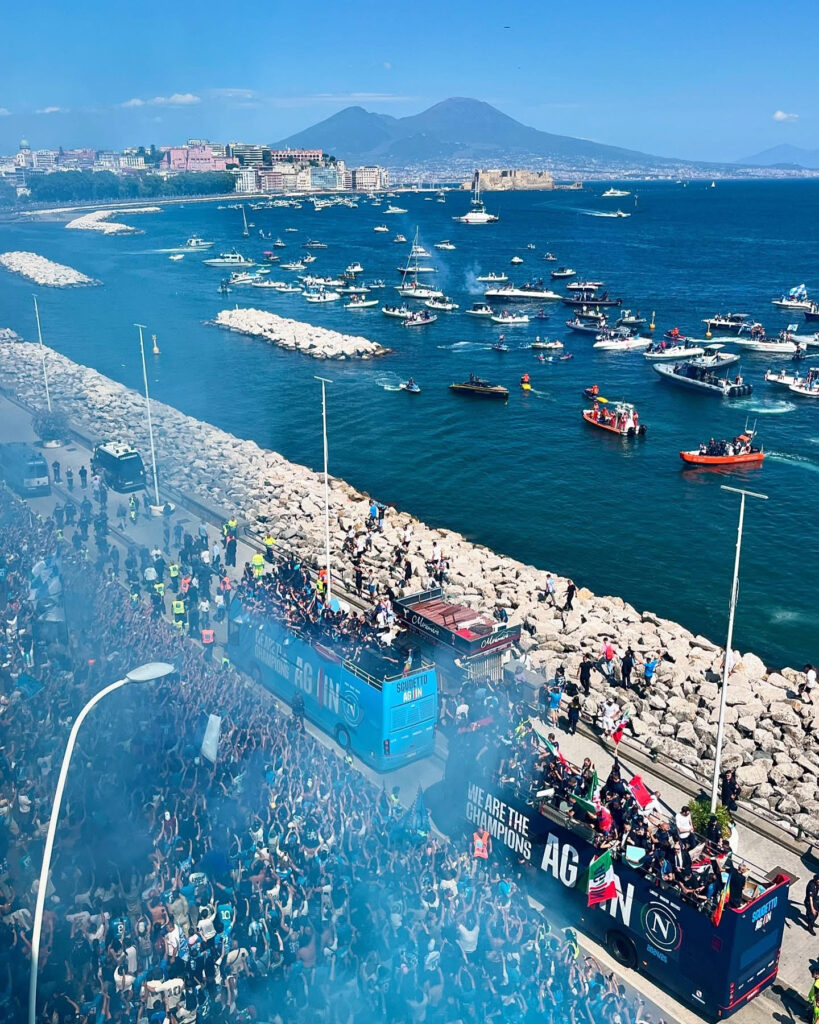Naples once again wore blue, celebrating with pride and passion the conquest of its beloved team's fourth Scudetto. The streets came alive with choirs, flags and fireworks, in an explosion of collective joy that overwhelmed the entire city. An emotion made even more intense by the magic of the historic centre, the vibrant heart of Neapolitan culture.